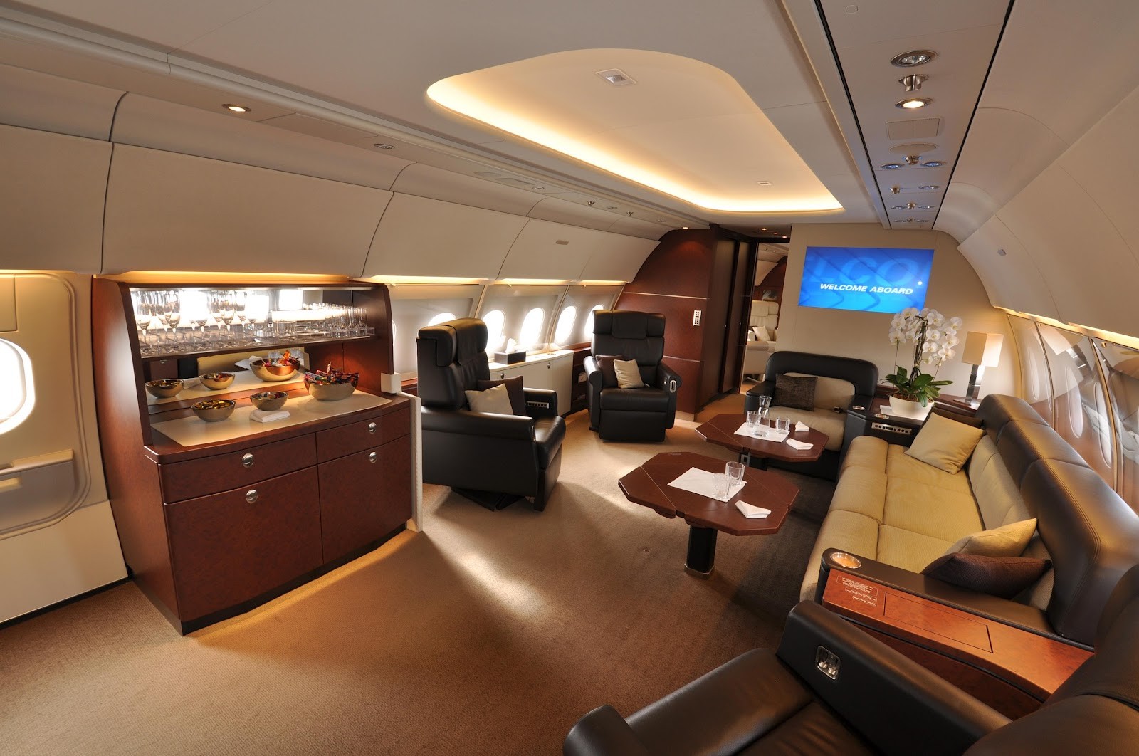 Top 10 Largest Private Jets in the World Right Now