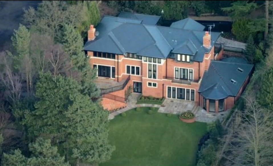 Didier Drogba Tops List of Most Expensive Footballers  Homes - 77