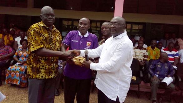 Bawumia Donates GhC50,000